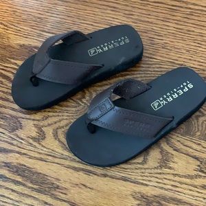 Sperry flip flops